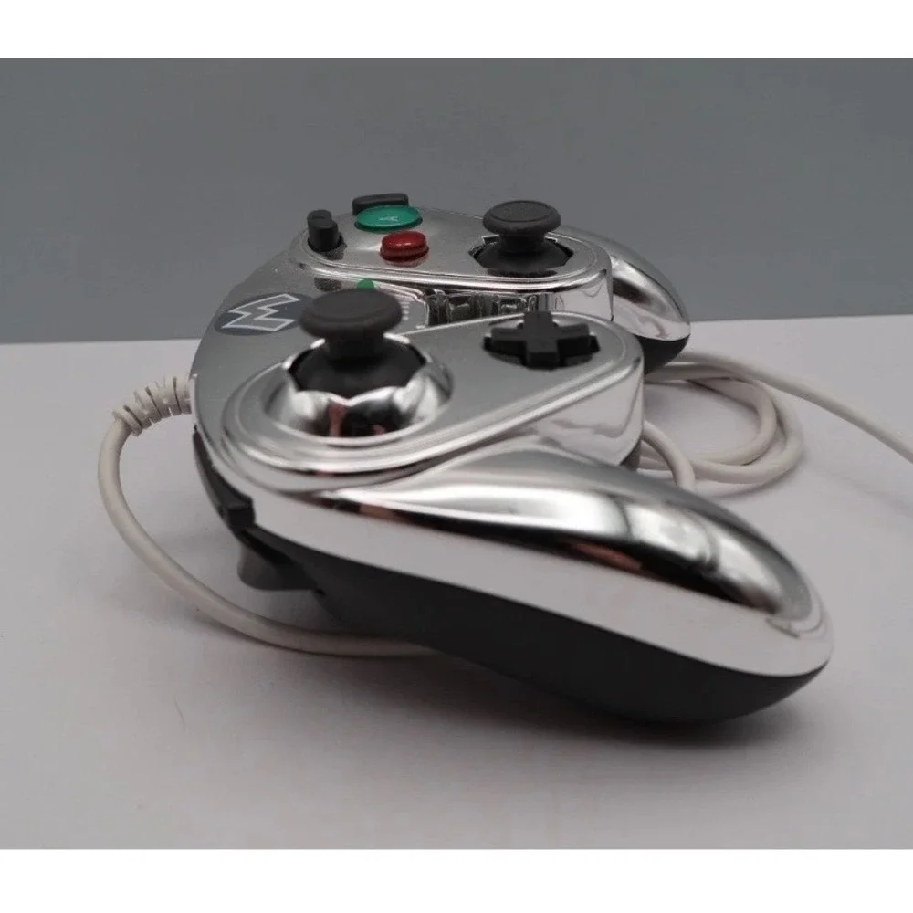 PDP Wired Fight Pad Metal Mario Chrome Edition Nintendo Wii Wii U Controller